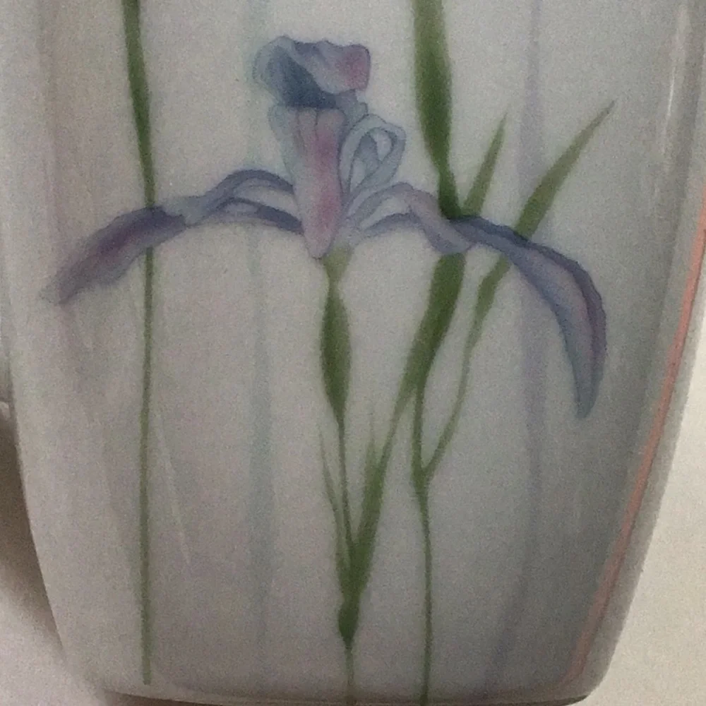 Corelle Coordinates Square Shadow Iris Pastel Purple & Pink Iris Porcelain Mug‎